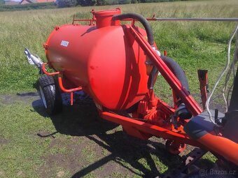 prodám Fekál 2200l BAUER - 3