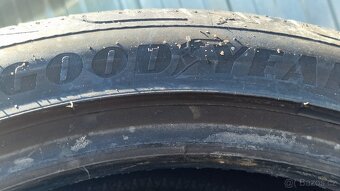 PRODÁM 2 LETNÍ PNEU GOODYEAR 225/40/18, CENA JE ZA 2 KUSY PN - 3
