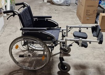 Invalidní vozík mechanický,  polohovací podnožky.  Záruka - 3