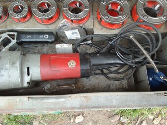 Ruční elektrický závitořez RIDGID 690 - 3