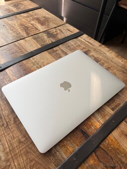 MacBook Air 2020 + Apple Magic Mouse - 3