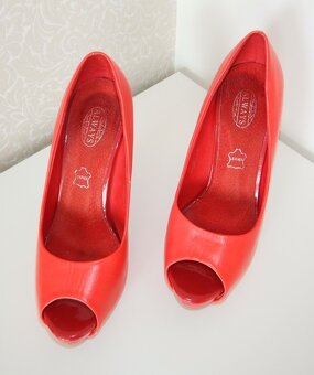 Červené lodičky na platformě, vel. 38 - 3