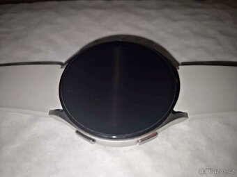 Chytré hodinky Samsung Galaxy Watch 4 44mm bílé. - 3