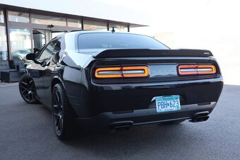 Dodge Challenger 6.4 SRT/BREMBO (č. B57) - 3