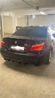 BMW E60 E61 Difuzor zadního nárazníku – Černý lesk - 3