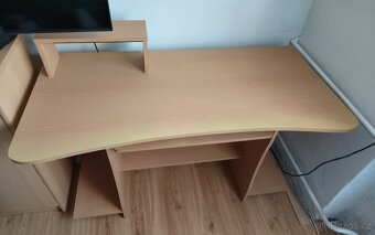 PC/psací stůl - 3