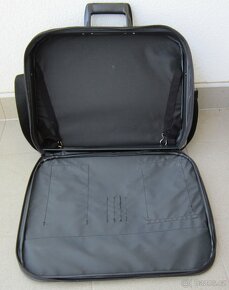 Víeúčelová cestovní taška - 3