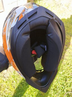 Prodám dětskou motokrosovou helmu sx 53-54 - 3