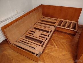 Rozkládací rohový gauč vhodný na spaní včetně matrací - 3