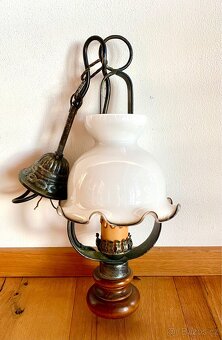 Stará krásná malá kovaná lampa ve stylu petrolejky - 3
