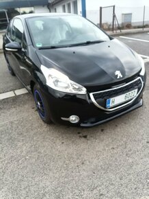 PEUGEOT 208 - 3