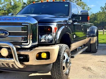 2011 Ford F-350 6.7 V8 PowerStroke | King Ranch - 3