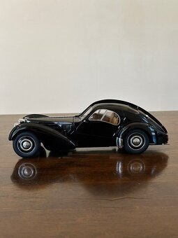 1/18 Autoart Signature Bugatti Type 57 SC Atlantic - 3