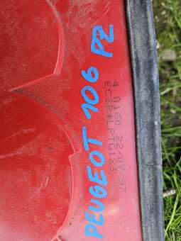 Peugeot 106 pravé zadní světlo. - 3