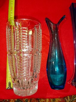 Vázy 30 ks - skleněné, porcelánové a mosazné - 3