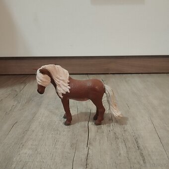 Schleich sada 5 koní - 3