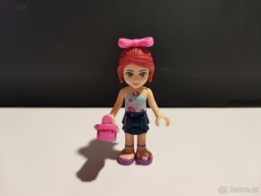 LEGO Friends 3934 - Mia a bouda pro štěňátko - 3