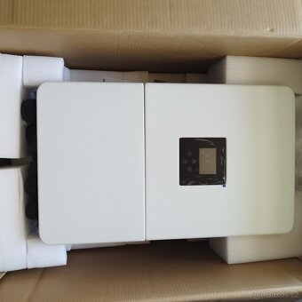 Deye 3fázový síťový hybridní střídač (48V) 20KW SUN-20K-G05 - 3