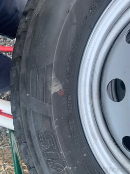 Pneu Bridgeston 215/70 R15 - 3