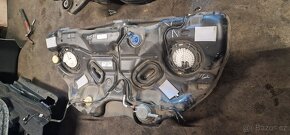 Dodge challenger 5.7 v8 díly z vozu - 3