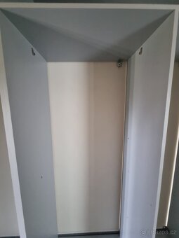 Šatní skříň - 3