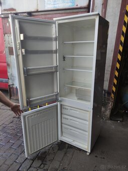 Prodám lednici s mrazákem vestavnou - 3