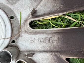 Poklice VW R16 1K0.601.147H - 3