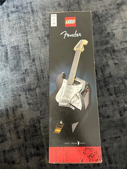 LEGO® Ideas Fender® Stratocaster™ nerozbalené - 3
