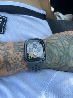 Prodám Apple Watch series 5 - 3