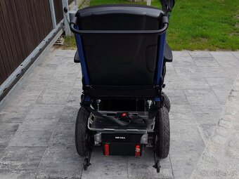 Invalidní vozík elektrický rok stary tak že ještě v zaruce - 3