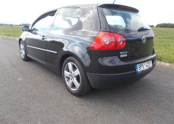 Volkswagen Golf 1,6 75 kw perf. stav benzín manuál 75 kw - 3