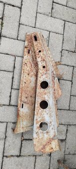 ŠKODA RAPID 130 136 ZADNÍ PODBĚH - NOSNÍK NOVÝ - 3