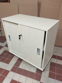 Kancelářský stůl, kontener a skříňka na šanony MIRELLI - 3