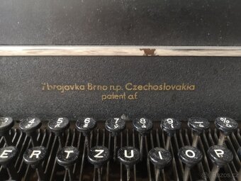 Staré psací stroje retro - 3