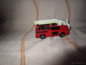 Model nákladního hasičského vozidla Snorkel MATCHBOX 1981 - 3