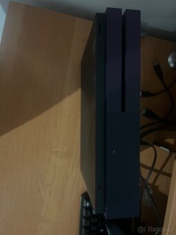 Xbox One S 1TB Purple Special Edition - 3