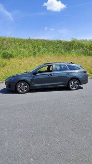 Hyundai i30 1.5 dpi combi - 3