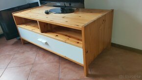 Masivní skříňka (stolek) pod televizi - 3