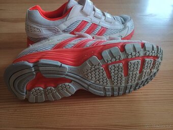 Botasky Adidas vel.35 1/3 - 3