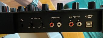 DJ kontroler Reloop BeatMix - 3