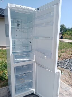Lednice s mrazakem Ariston Hotpoint - 3