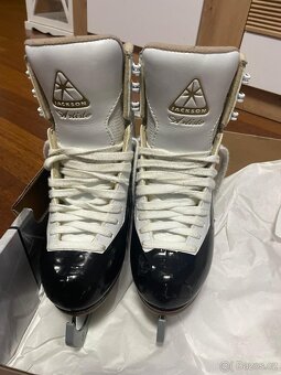 Krasobrusle Jackson Artiste vel.32 - 3