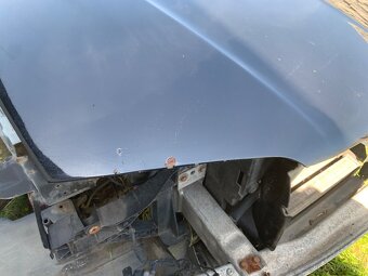 BMW X3 E83 rok 2005 - kapota - 3