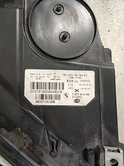 BMW F10, F11 pravý světlomet - 3