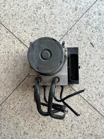 Řídící jednotka čerpadla ABS Audi A6 C6 - 3