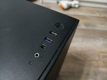 PC Case NZXT H210 Mini-ITX - 3