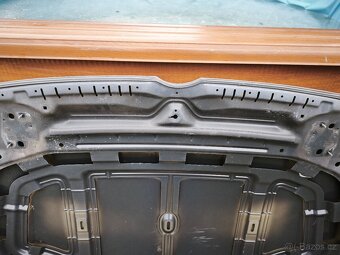 Kapota wv golf Vlll - 3