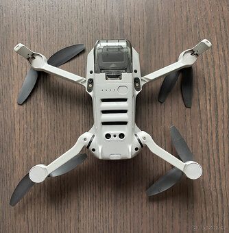 DJI MINI 4 PRO Fly More Combo celá sada, v záruce - 3
