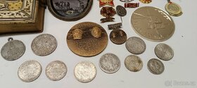 Malá sbírka mincí a odznaků - 3