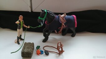 Schleich kůň s přívěsem - 3